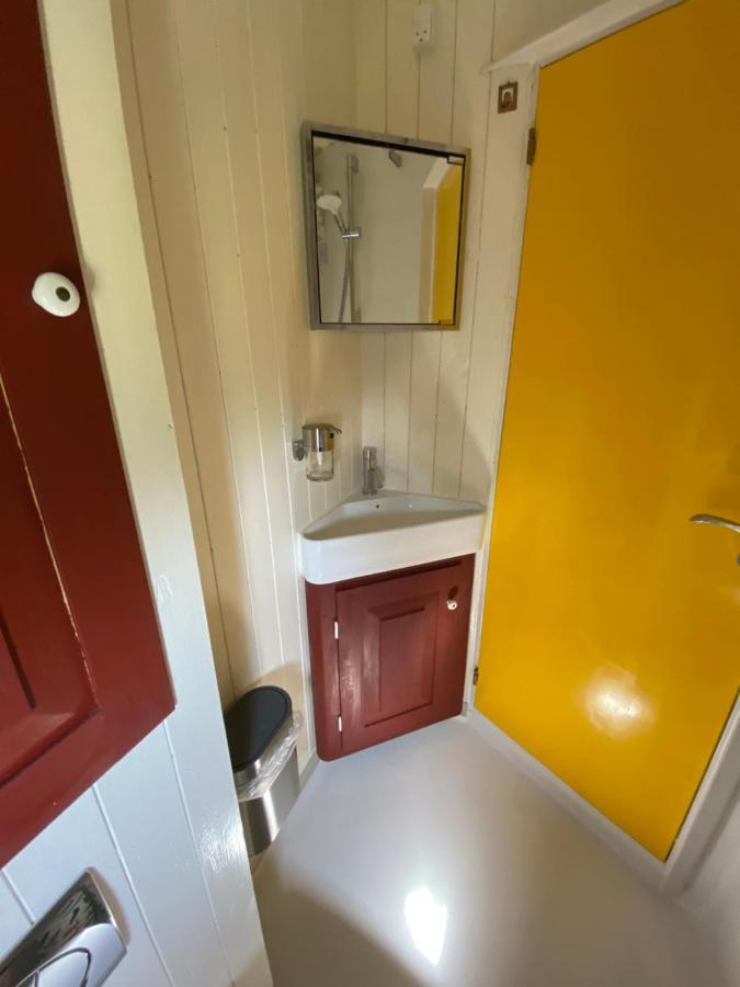 Guesthouse Gjoel Gjøl Esterno foto